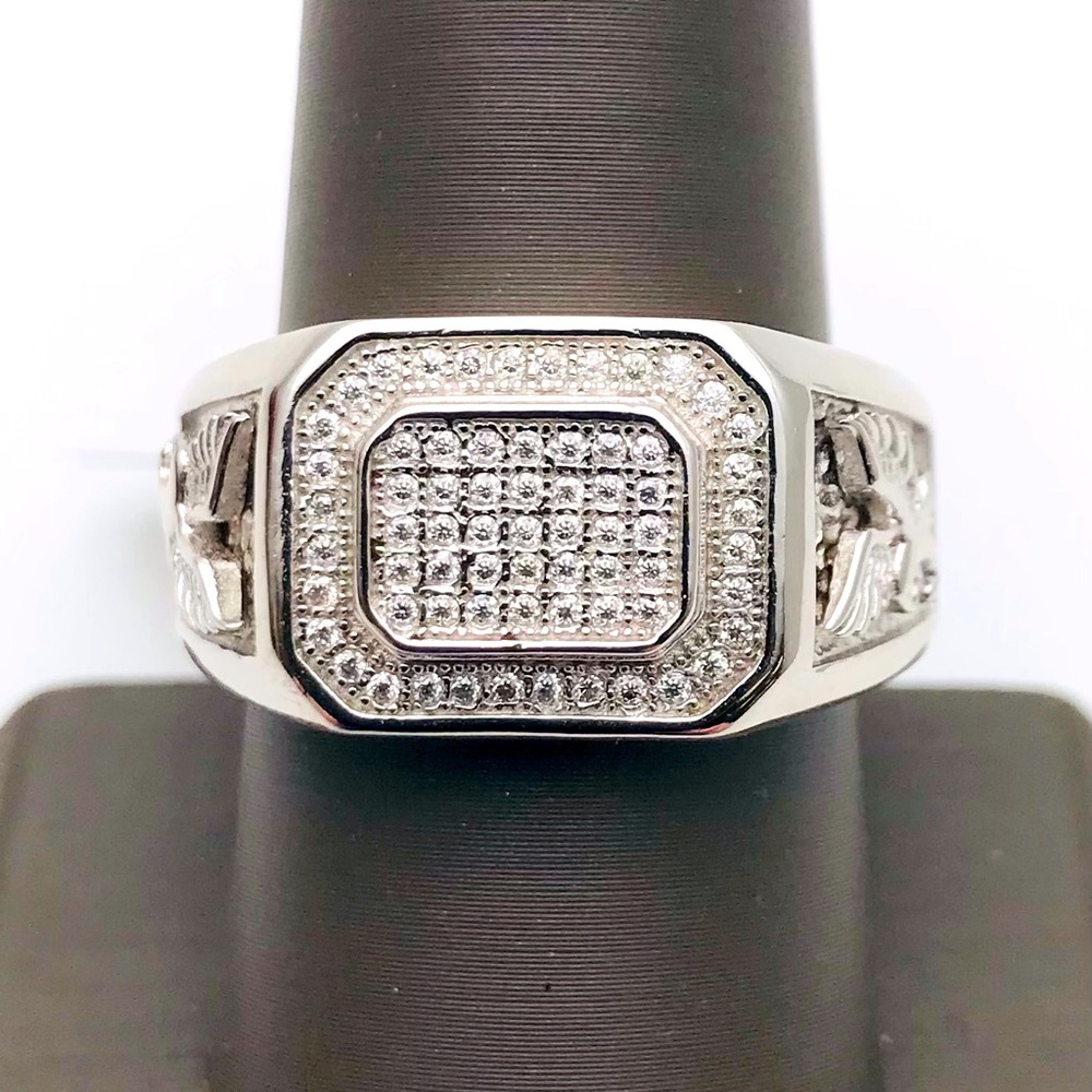 Mens Sterling Silver 925, with 0.70pts(tw) Pave Set Moissanite Stones, Ring. 10